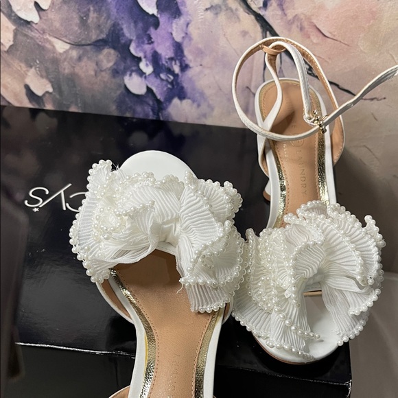 Chinese Laundry White Pearl Floral Ankle-Strap Heels - Picture 5 of 8